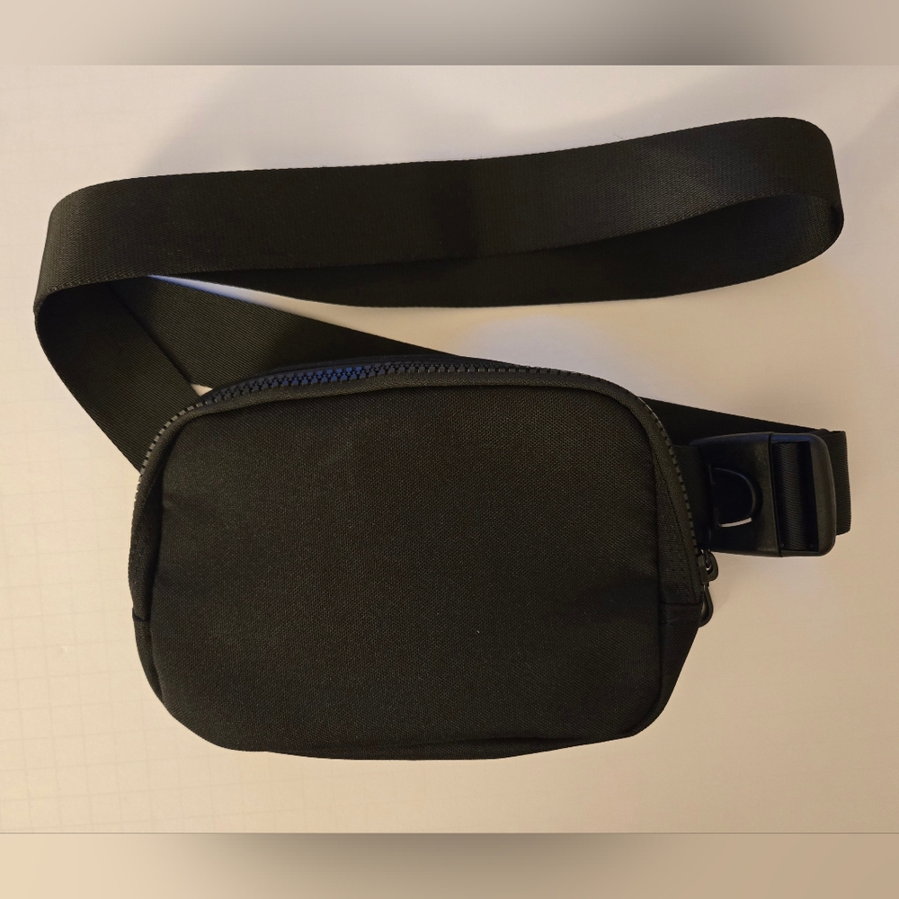 Qidi Black Crossbody Hip Pouch Bag Adjustable Strap